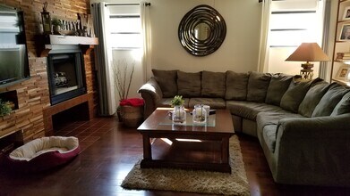 392 Lakeview Ter in Palm Harbor, FL - Building Photo - Building Photo