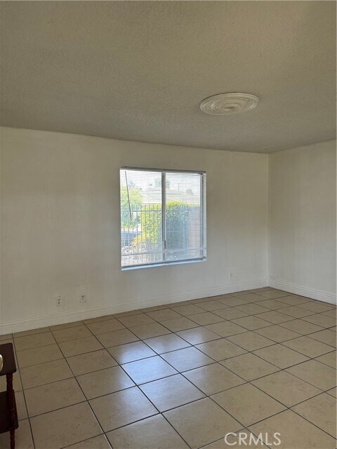 12835 10th St-Unit -17 in Chino, CA - Building Photo - Building Photo