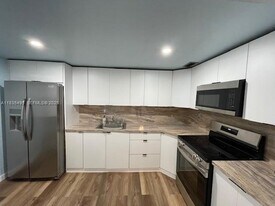 1475 NE 125th Terrace in North Miami, FL - Building Photo