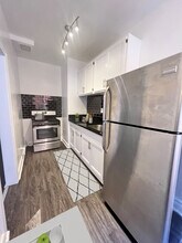 Villa Shatto Apartments in Los Angeles, CA - Foto de edificio - Building Photo