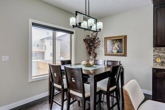 111 Bayview St SW in Airdrie, AB - Building Photo - Building Photo