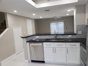 93 SW 3rd St in Pompano Beach, FL - Building Photo - Building Photo