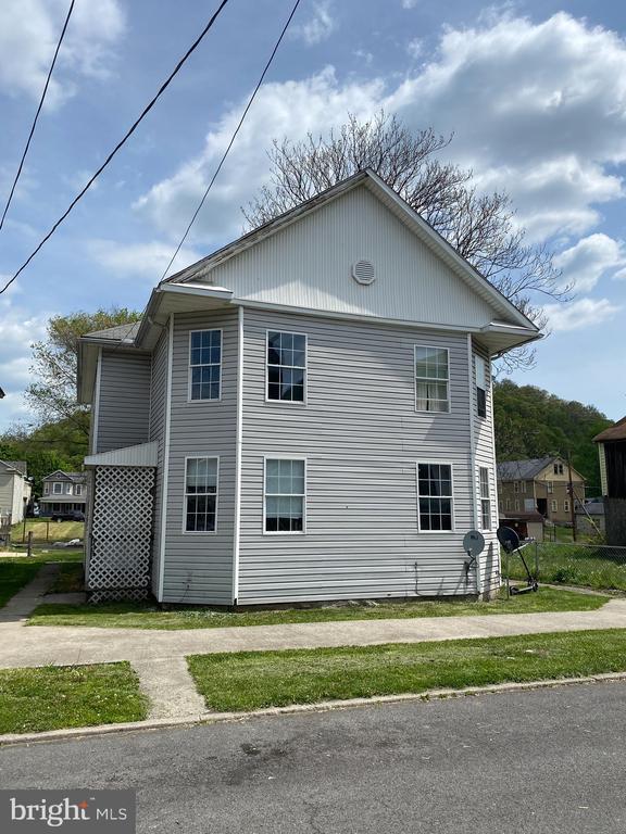 property at 171 Mozelle St