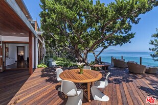 1807 Fernald Point Ln in Montecito, CA - Building Photo