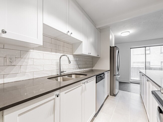 1903 Bayview Ave in Toronto, ON - Building Photo - Building Photo