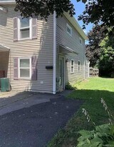 11 Cherry St in Red Hook, NY - Building Photo