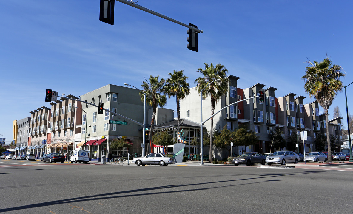 Mandela Gateway Apartments in Oakland, CA - Building Photo