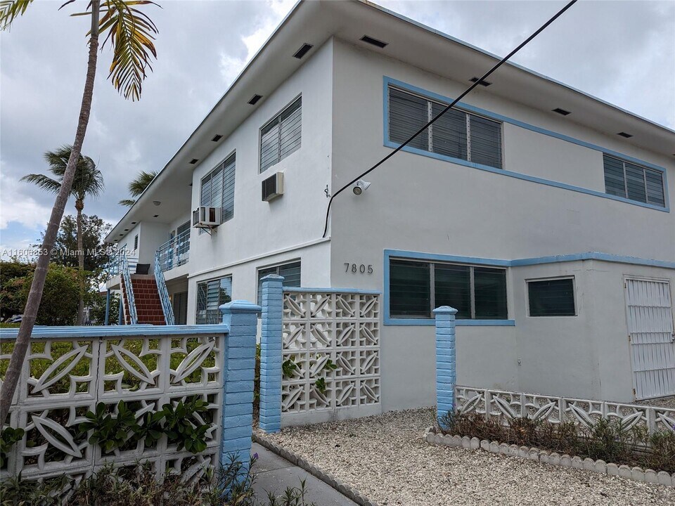 7805 Crespi Blvd in Miami Beach, FL - Building Photo