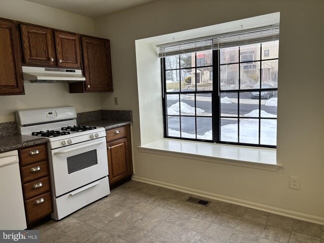 2028 Yorktown N in Norristown, PA - Building Photo - Building Photo