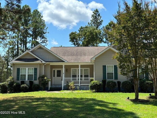 property at 8 Starlit Ln