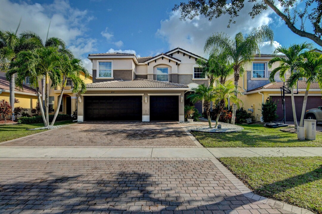 8135 Emerald Winds Cir in Boynton Beach, FL - Building Photo