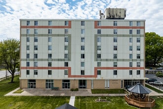 South Towers in Springfield, MO - Building Photo - Building Photo