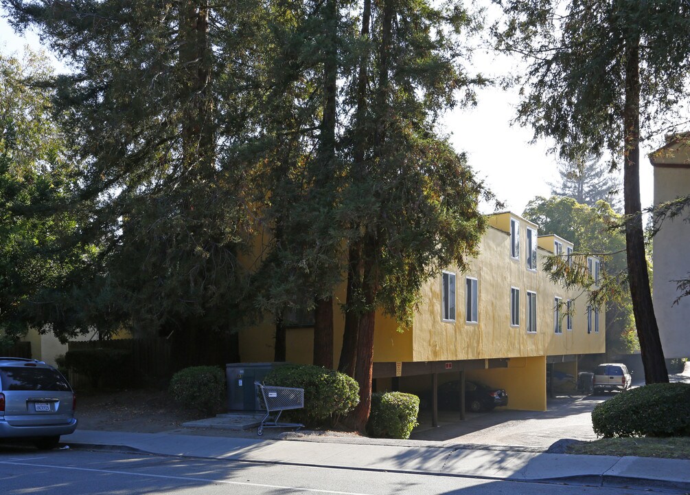 2017 Halford Ave in Santa Clara, CA - Foto de edificio