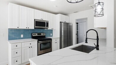 4952 21st St N in St. Petersburg, FL - Building Photo - Building Photo