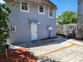 419 S J St in Lake Worth Beach, FL - Building Photo - Building Photo