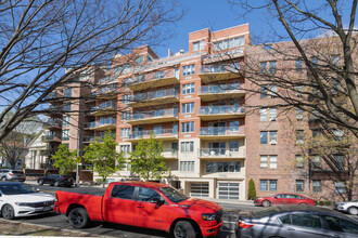 Vistas Condominium in Brooklyn, NY - Foto de edificio - Building Photo