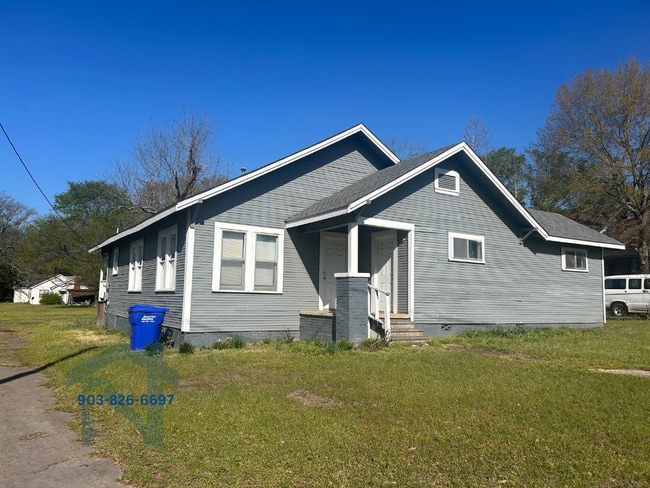 property at 1006 Nelson Blvd