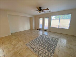6424 Indian Peak Ct in North Las Vegas, NV - Foto de edificio - Building Photo