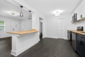 1814 Eastway Dr in Charlotte, NC - Building Photo - Building Photo