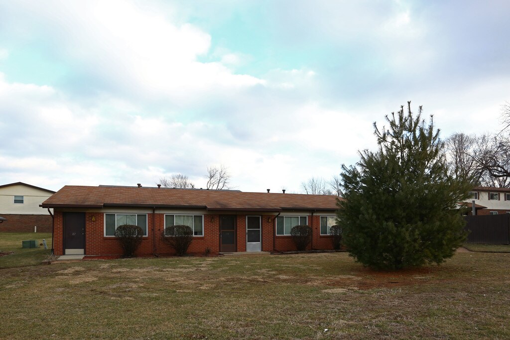 Rocwood Apartments in Wood River, IL