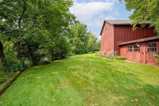 362 Granville Rd-Unit -105 in Westfield, MA - Foto de edificio - Building Photo