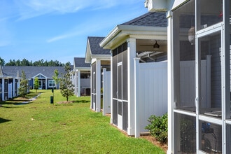 Arena Villas at Blue Angel in Pensacola, FL - Foto de edificio - Building Photo