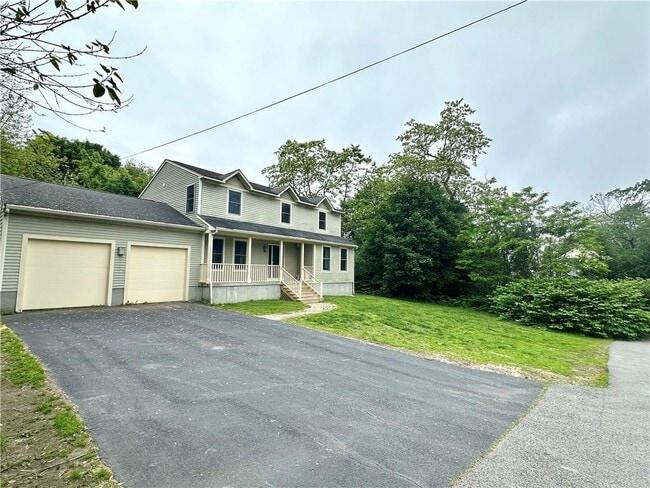 8 Linden St in Bristol, RI - Building Photo - Building Photo