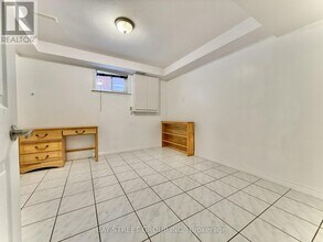 4 Shepton Way in Toronto, ON - Building Photo - Building Photo