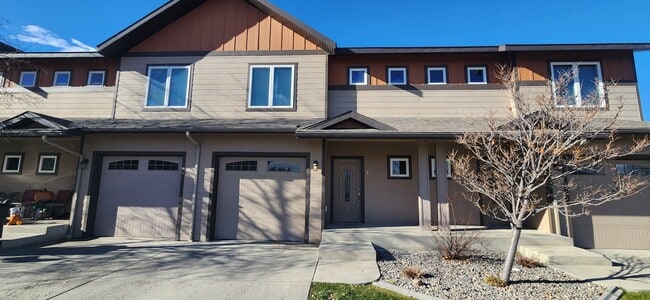 property at 1035 Rd Runner St