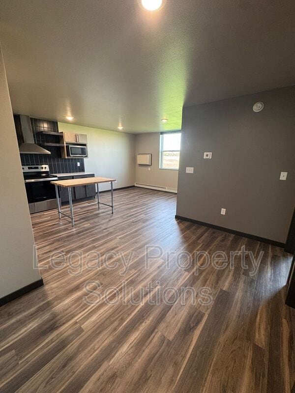 220 E Greenfield Ln in Bismarck, ND - Building Photo - Building Photo