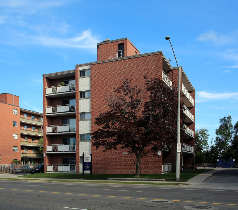 Glendale Manor in Hamilton, ON - Building Photo