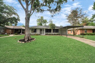 2215 Gardenia Dr in Houston, TX - Building Photo - Building Photo