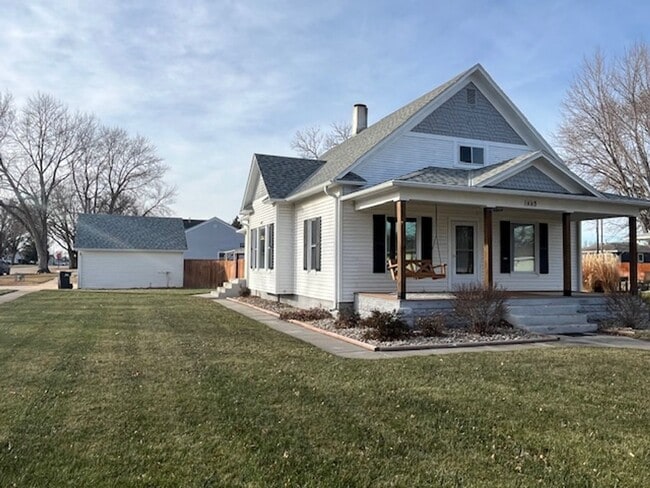 property at 1003 Sheridan St