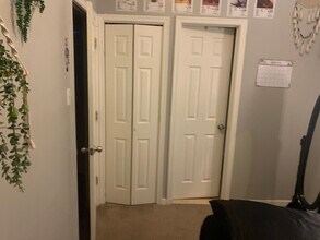 1726 Moore St, Unit Private bathroom in room in Philadelphia, PA - Building Photo - Building Photo
