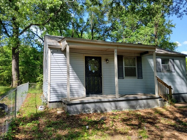 property at 1922 Glenn Ave