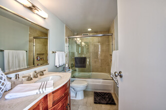 1177 California St, Unit 1514 in San Francisco, CA - Building Photo - Building Photo