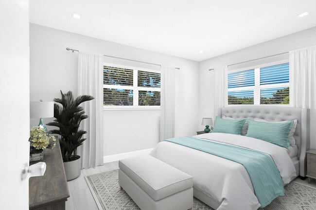 2755 NE 28th Ave in Lighthouse Point, FL - Building Photo - Building Photo