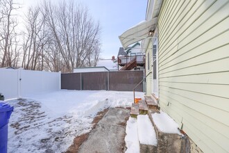 128 Winter St in Manchester, NH - Building Photo - Building Photo