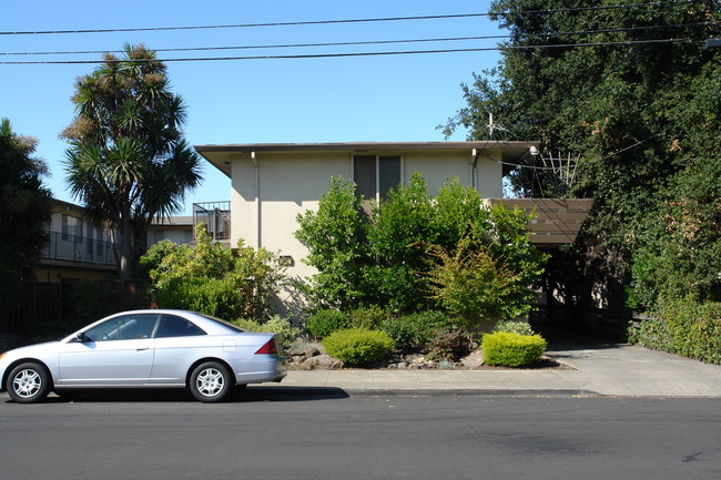 123 Anita Rd in Burlingame, CA - Building Photo - Building Photo