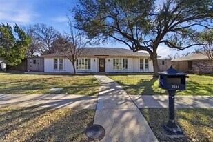 2504 Northcrest Dr in Plano, TX - Building Photo