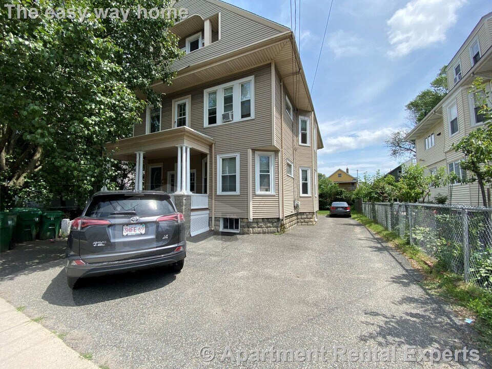 270 Harvard St, Unit 1 in Medford, MA - Building Photo