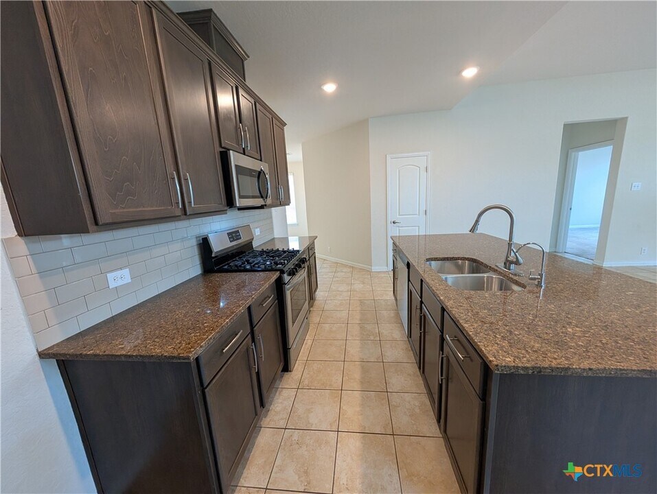 2241 Windswept Wy in New Braunfels, TX - Building Photo
