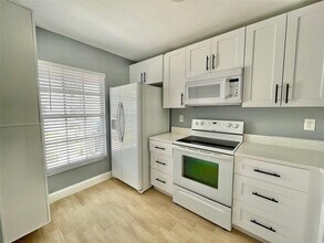 2852 Stillwell Ct in New Port Richey, FL - Building Photo - Building Photo