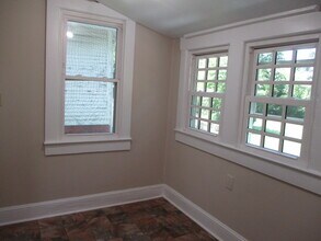 122 Tate St, Unit D in Greensboro, NC - Building Photo - Building Photo
