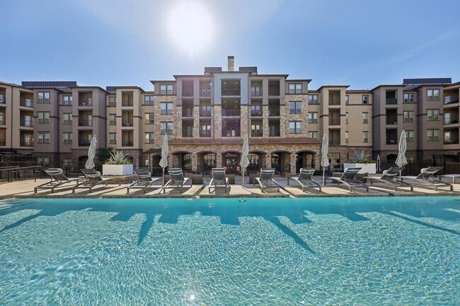 Luxia Craig Ranch in McKinney, TX - Foto de edificio - Building Photo
