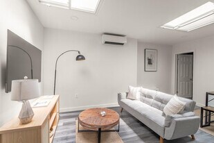 218 E 104th St, Unit SI ID1323996P in New York, NY - Building Photo