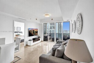 18201 Collins Ave, Unit 2007 in Sunny Isles Beach, FL - Building Photo