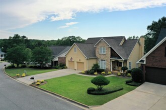 102 W Robertson Ct in Enterprise, AL - Foto de edificio - Building Photo