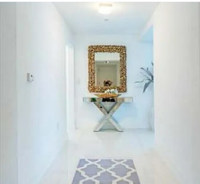 1900 N Bayshore Dr, Unit 3612 in Miami, FL - Building Photo - Building Photo