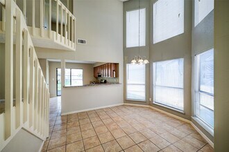 10731 Staghill Dr in Houston, TX - Building Photo - Building Photo